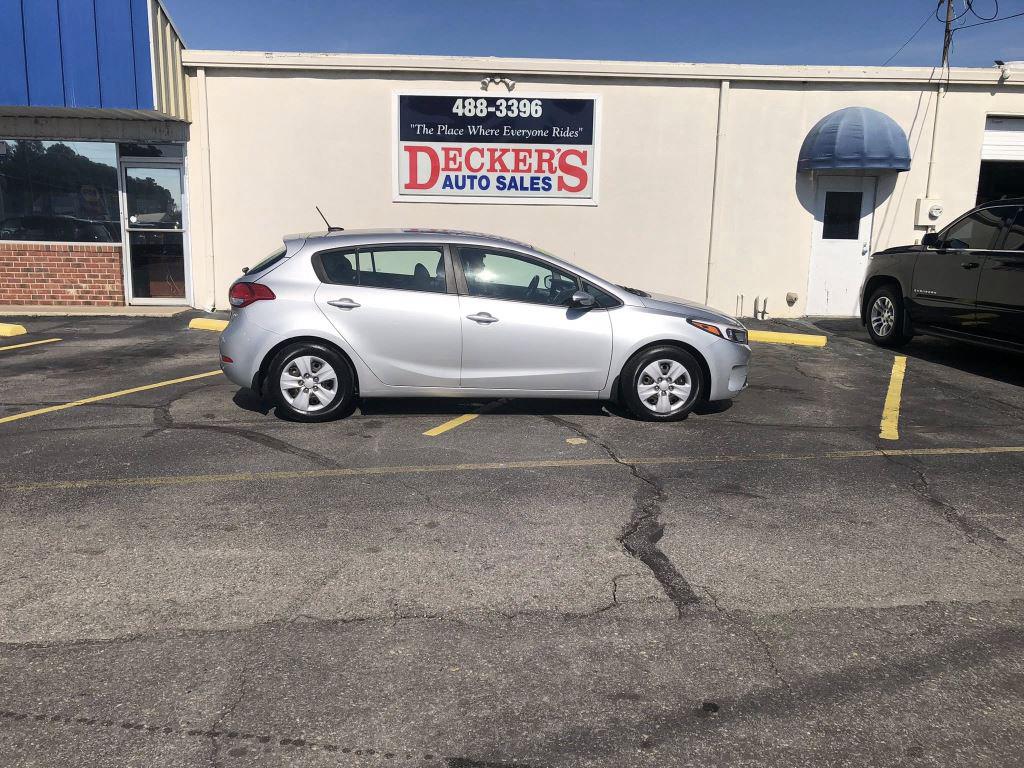 2017 Kia Forte LX AT's photo